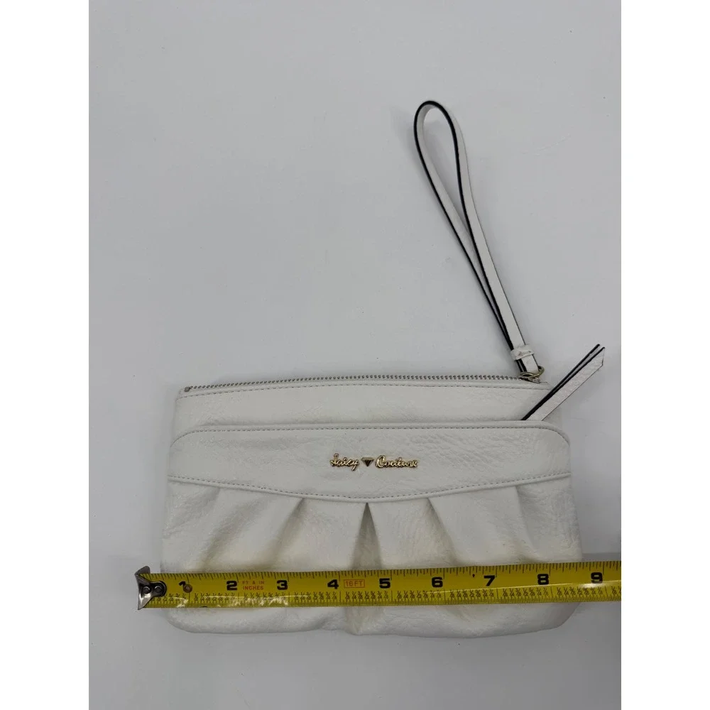 Juicy Couture White Pebbled Faux Leather Pleated Wristlet Wallet Gold Hardware